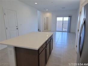 398 Moonlight Opera Ct in Henderson, NV - Building Photo - Building Photo