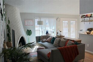 1511 Rutland Dr in Austin, TX - Building Photo
