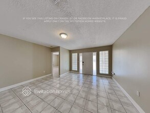 6435 SW 32nd St in Miami, FL - Foto de edificio - Building Photo