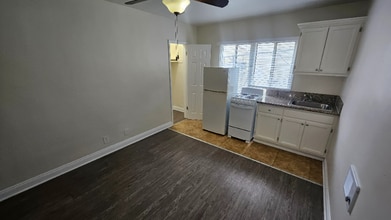 527 Alexandria Ave in Los Angeles, CA - Building Photo - Building Photo