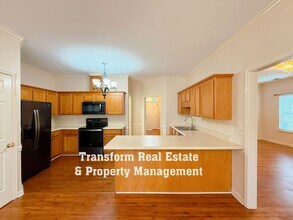 224 Lakewood Cir in Adamsville, AL - Building Photo - Building Photo