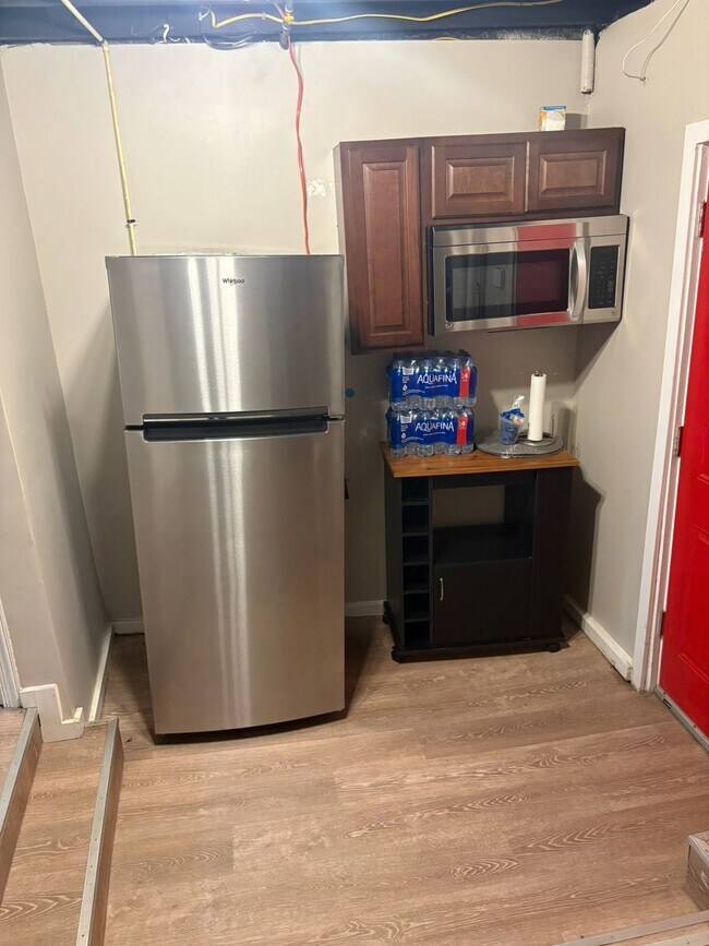 127 Wilmington Pl SE, Unit Basement Suite in Washington, DC - Building Photo - Building Photo