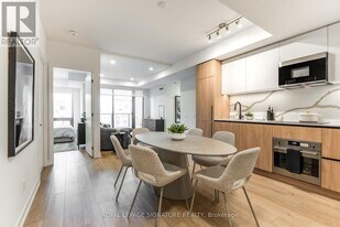 35 Parliament St in Toronto, ON - Building Photo