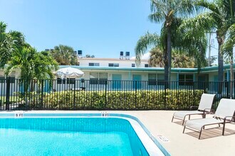 1601 S Federal Hwy in Lake Worth, FL - Foto de edificio - Building Photo