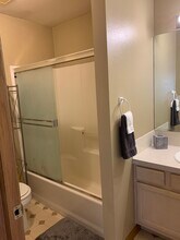 2373 44th Avenue Ct, Unit B in Greeley, CO - Foto de edificio - Building Photo