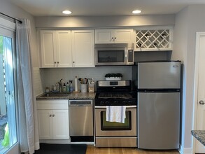 367 E St, Unit 1 BED 1 Bath in Boston, MA - Foto de edificio - Building Photo