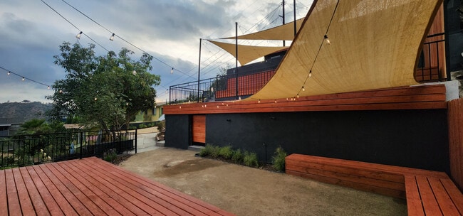 3015 Future Pl in Los Angeles, CA - Building Photo - Building Photo