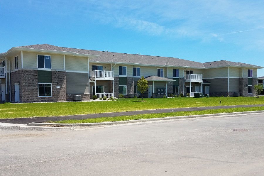 BIRCH CROSSING APARTMENTS in Hartford, WI - Foto de edificio