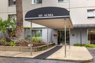 101 Alma St in Palo Alto, CA - Building Photo