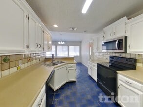 9302 Points Edge in San Antonio, TX - Foto de edificio - Building Photo