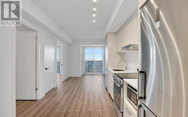 195 Commerce St in Vaughan, ON - Building Photo - Building Photo