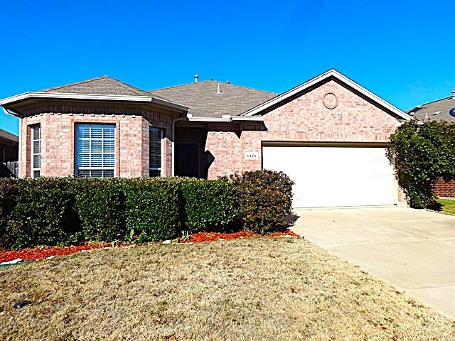 6424 Payton Dr in Fort Worth, TX - Building Photo