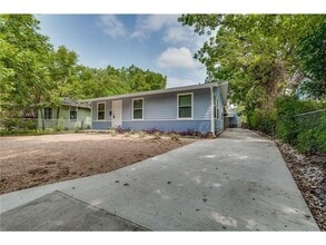 404 Franklin Blvd in Austin, TX - Building Photo - Building Photo