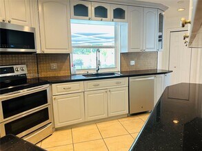 3850 NW 81st Terrace in Coral Springs, FL - Building Photo - Building Photo