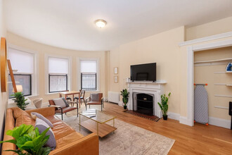 299 Newbury St in Boston, MA - Building Photo - Building Photo