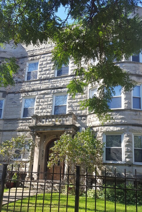 Magnolia Apartments in Chicago, IL - Building Photo