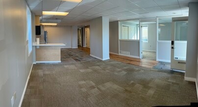 2510 Fairview Ave E, Unit 100 in Seattle, WA - Foto de edificio - Building Photo