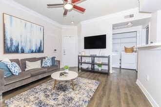 Cypress Lake in Houston, TX - Foto de edificio - Building Photo