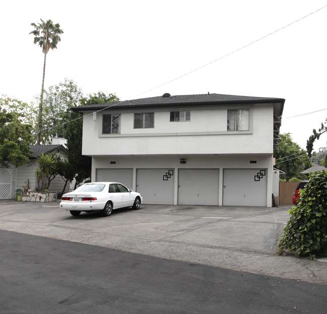 4455 Bakman Ave in Studio City, CA - Foto de edificio - Building Photo