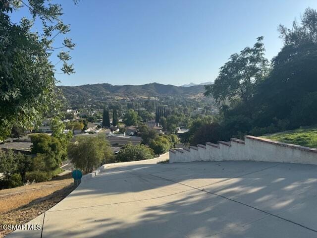 2485 E Hillcrest Dr in Thousand Oaks, CA - Building Photo