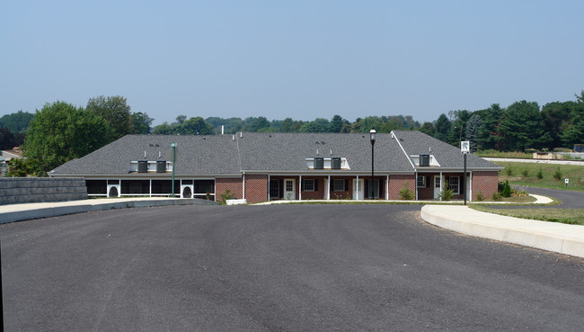 Maplegrove Estate in Smithsburg, MD - Foto de edificio - Building Photo