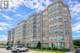 495 Hwy 8 in Hamilton, ON - Building Photo