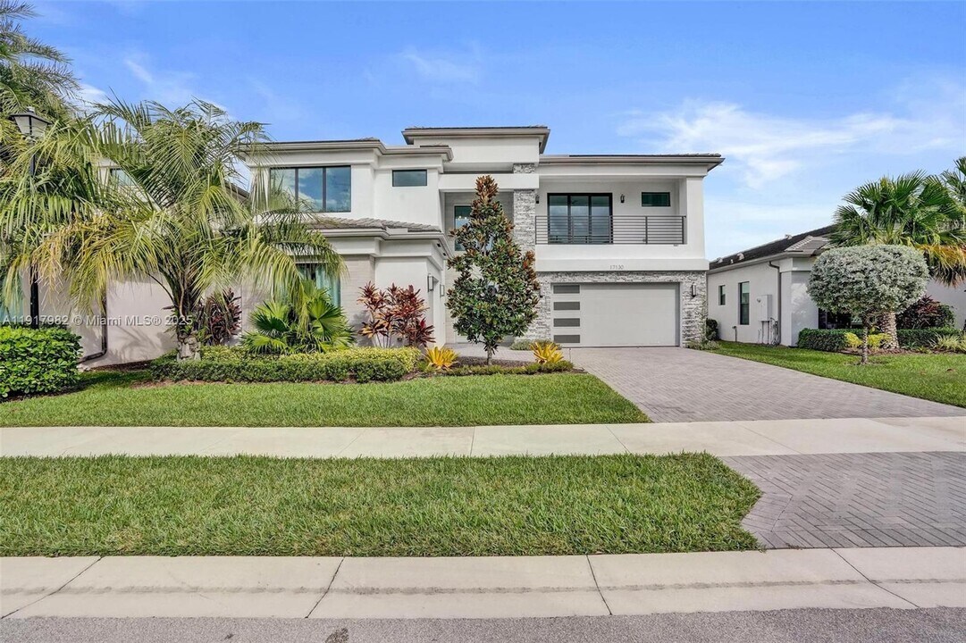 17130 Wandering Wave Ave in Boca Raton, FL - Building Photo