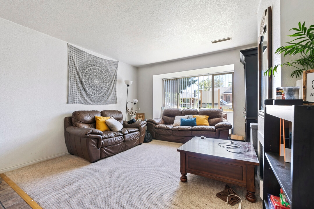 151 E 300 N in Provo, UT - Building Photo