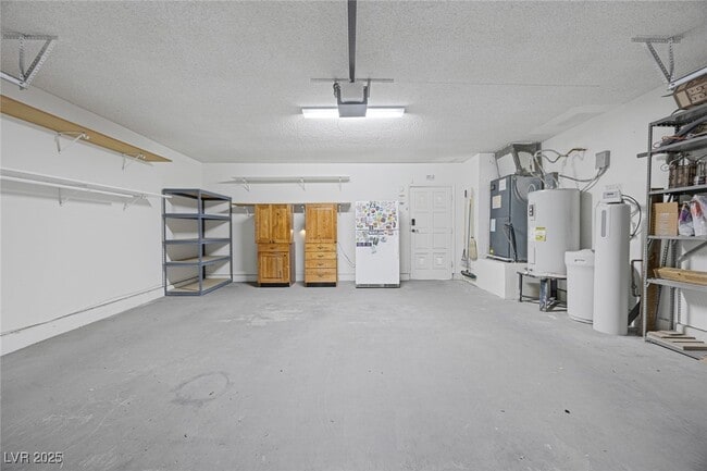 property at 3105 Plaza De Rosa