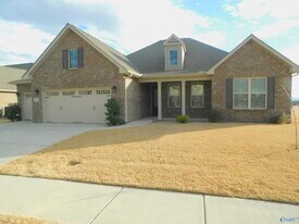 2111 Milk Run Trl SW in Huntsville, AL - Building Photo