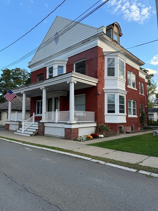 8 Division St, Unit 1 East