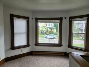 130 Loomis St, Unit 130A Loomis St in Burlington, VT - Foto de edificio - Building Photo