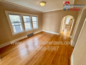 2620 N 72nd St in Wauwatosa, WI - Building Photo - Building Photo