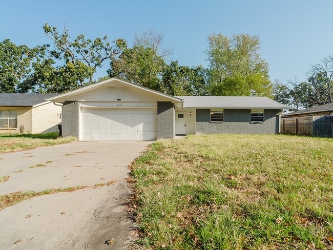 property at 1319 W Forest Dr