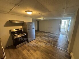 663 E Market St, Unit 663 APT #3 in York, PA - Building Photo