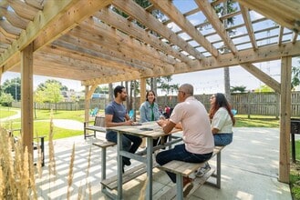 Alto Towers in London, ON - Building Photo - Building Photo