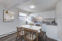 Astor Villa in Saskatoon, SK - Building Photo - Building Photo