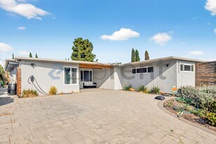 5775 W 74th St in Los Angeles, CA - Building Photo