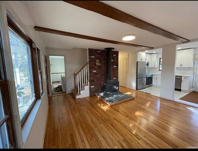 34 Hallock Landing Rd in Rocky Point, NY - Building Photo - Building Photo