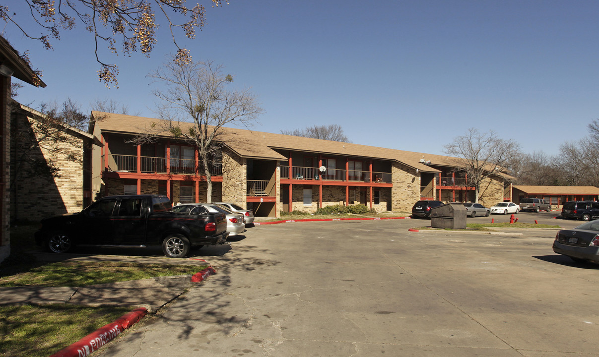 Southport Apartments in Austin, TX - Building Photo