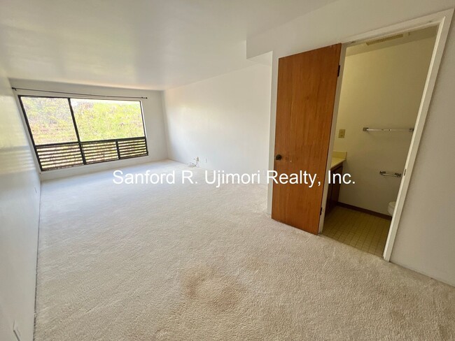property at 98-640-640 Moanalua Loop