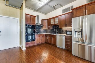 1001 Belleview St in Dallas, TX - Building Photo - Building Photo