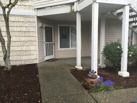 9210 Market Pl in Lake Stevens, WA - Building Photo