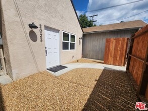 2025 Addison Way in Los Angeles, CA - Building Photo - Building Photo