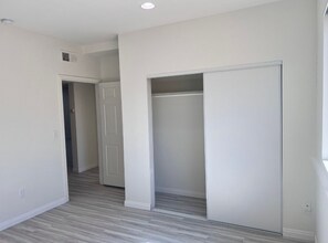6829 Simpson Ave in Los Angeles, CA - Building Photo - Building Photo