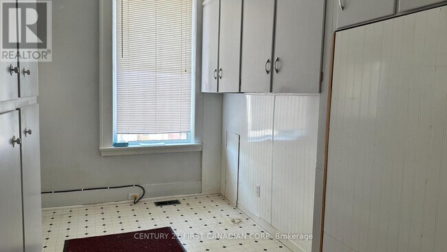 116 Adelaide St N in London, ON - Building Photo - Building Photo