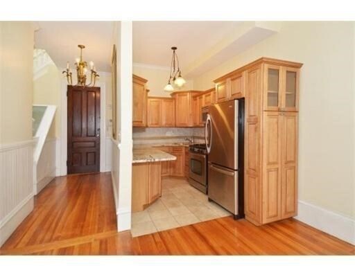 181 Beacon St, Unit 7 in Boston, MA - Foto de edificio - Building Photo