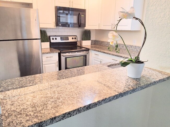 property at 2917 Antique Oaks Cir