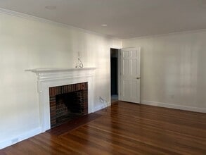 46 Cleveland Rd in Wellesley, MA - Building Photo - Building Photo
