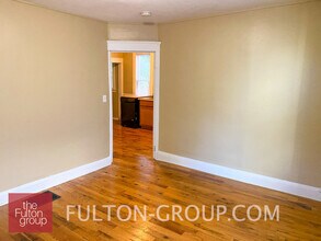 1110 Fulton St E, Unit 1 in Grand Rapids, MI - Foto de edificio - Building Photo